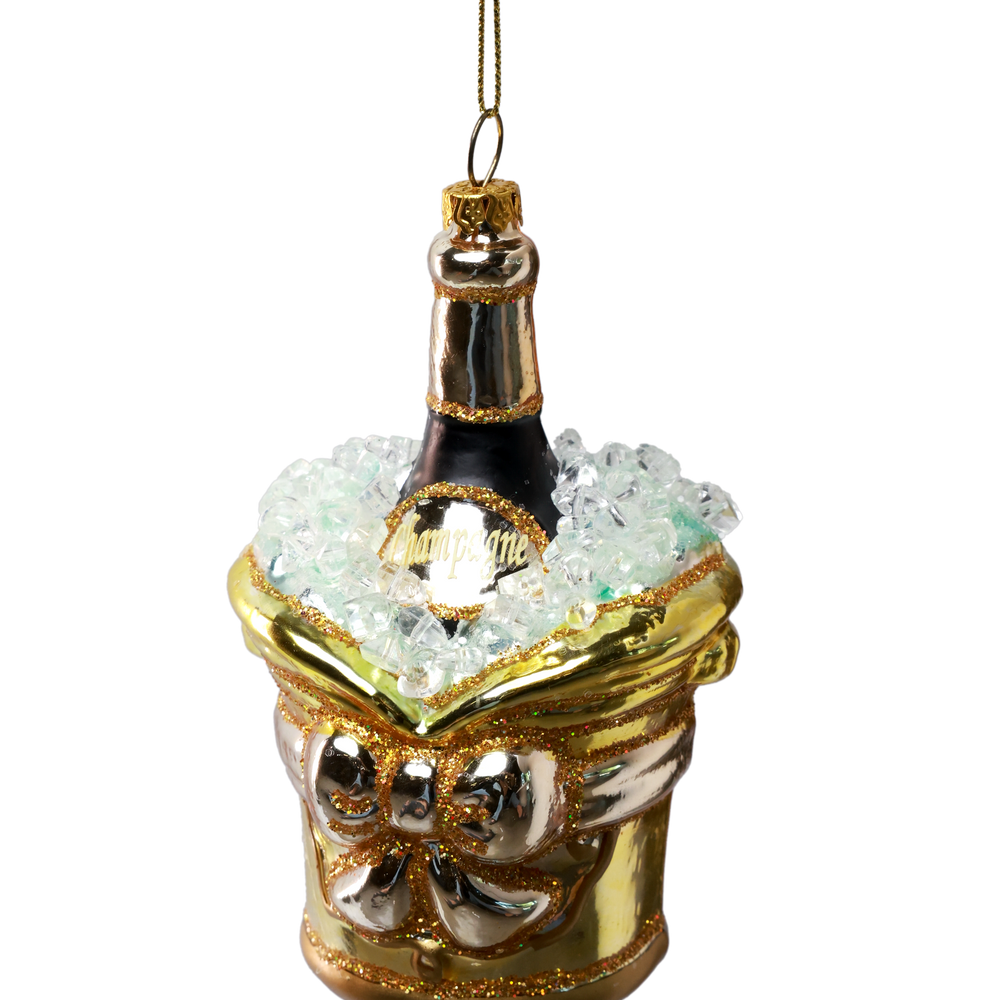 
                  
                    Праздничный сезон
                  
                