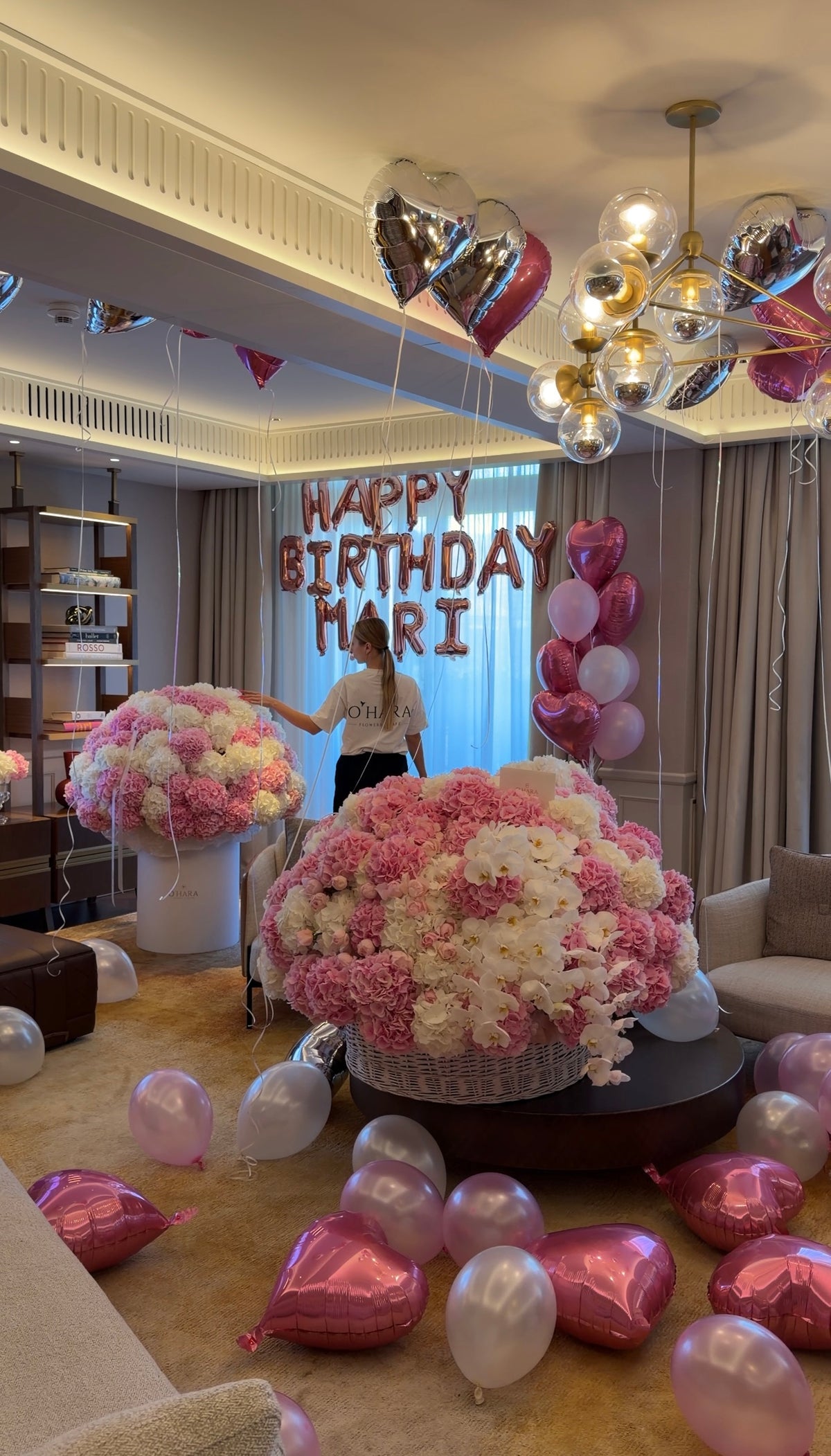 
                  
                    Basket & Balloons
                  
                